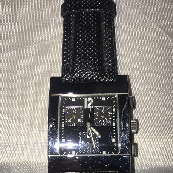 Gucci Chronograph Watch - Picture 2 of 2